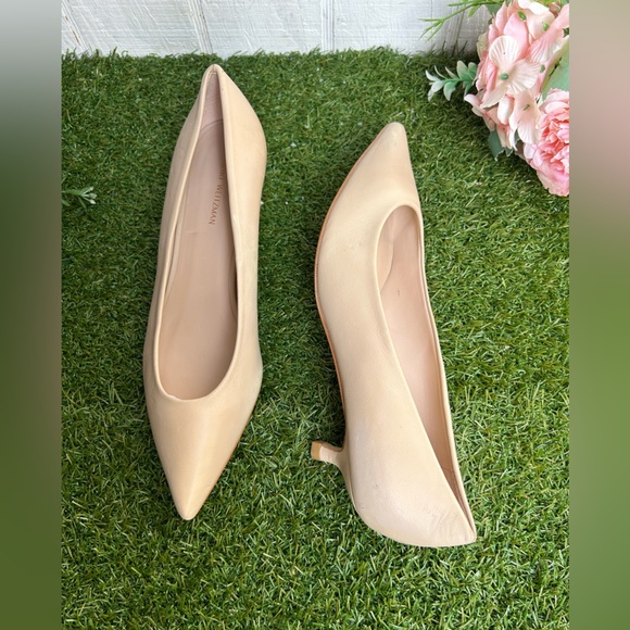 STUART WEITZMAN Nude women pumps kitten heel size 6.5 (store display) like new - Picture 11 of 16
